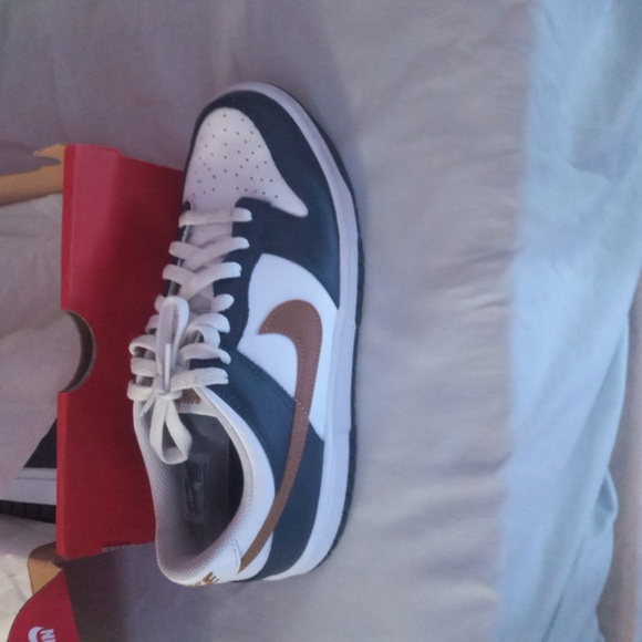 Nike Dunk Low (GS/7Y) White/Gold/Navy - Picture 4 of 6